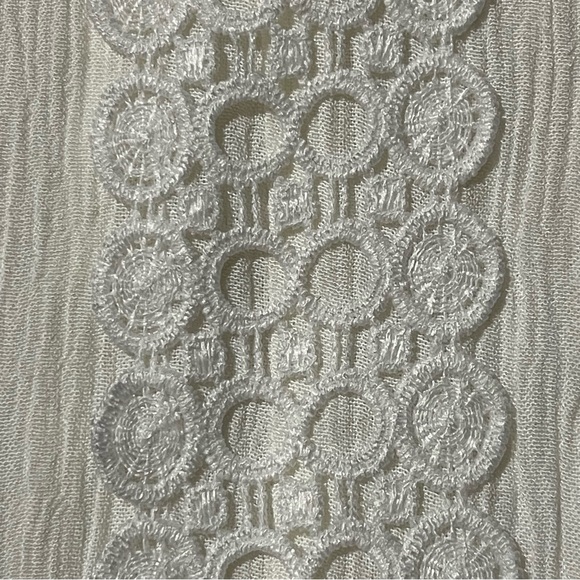 Elegant White Lace-Trim Joggers - Picture 14 of 14